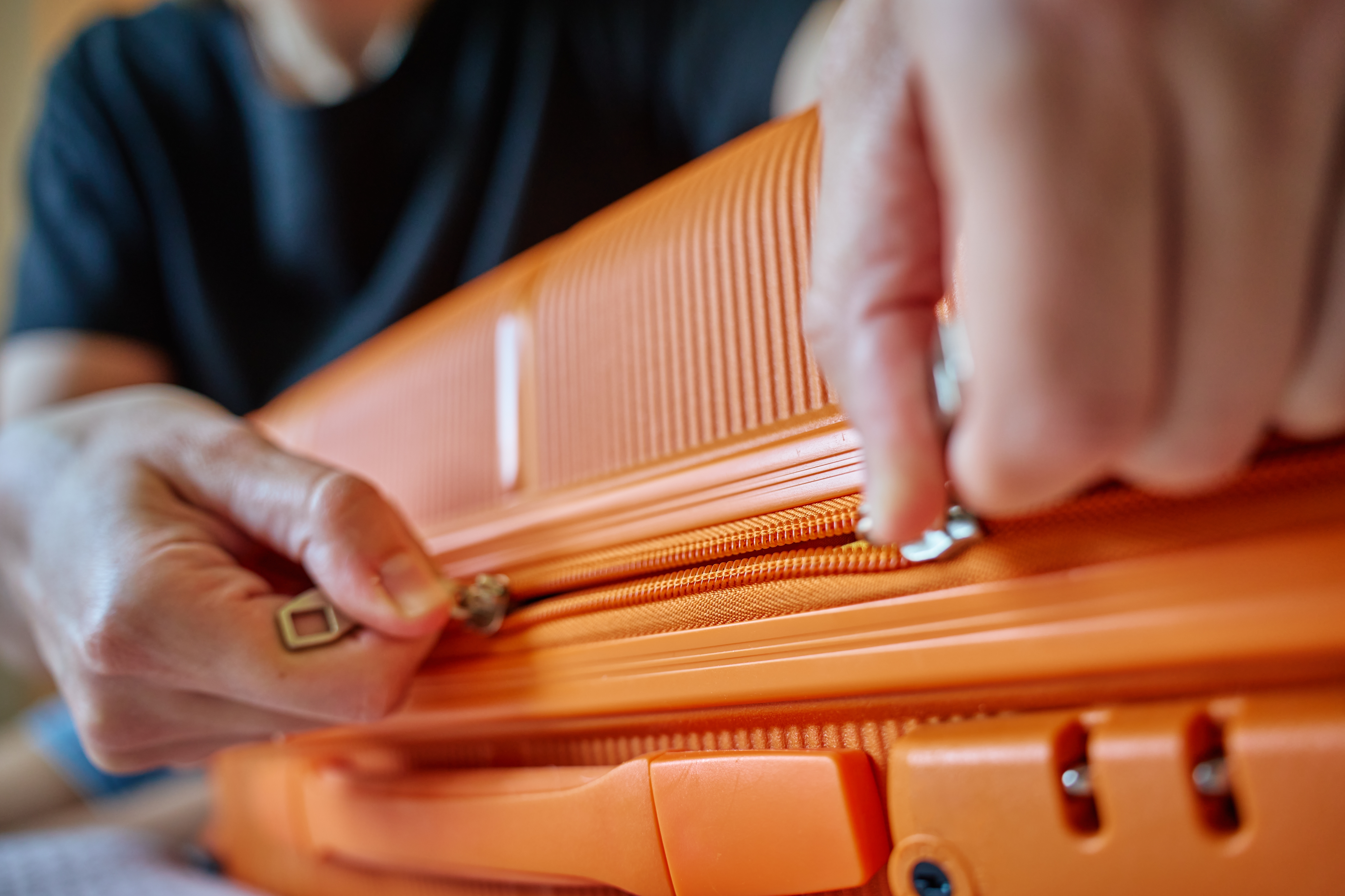 Юноша расчленил педофила и спрятал останки в чемоданы