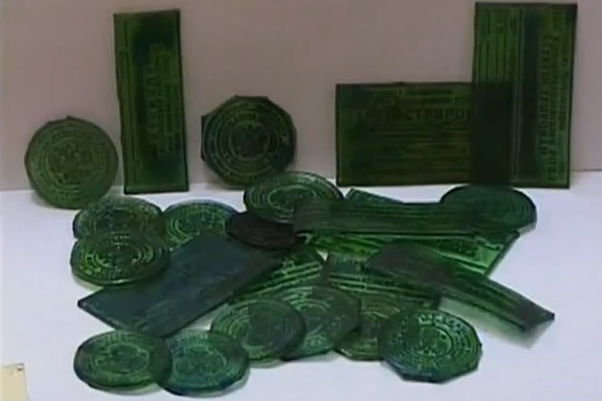 Шаблоны штампов и печатей, обнаруженные при задержании участников ярославской банды «черных риелторов»