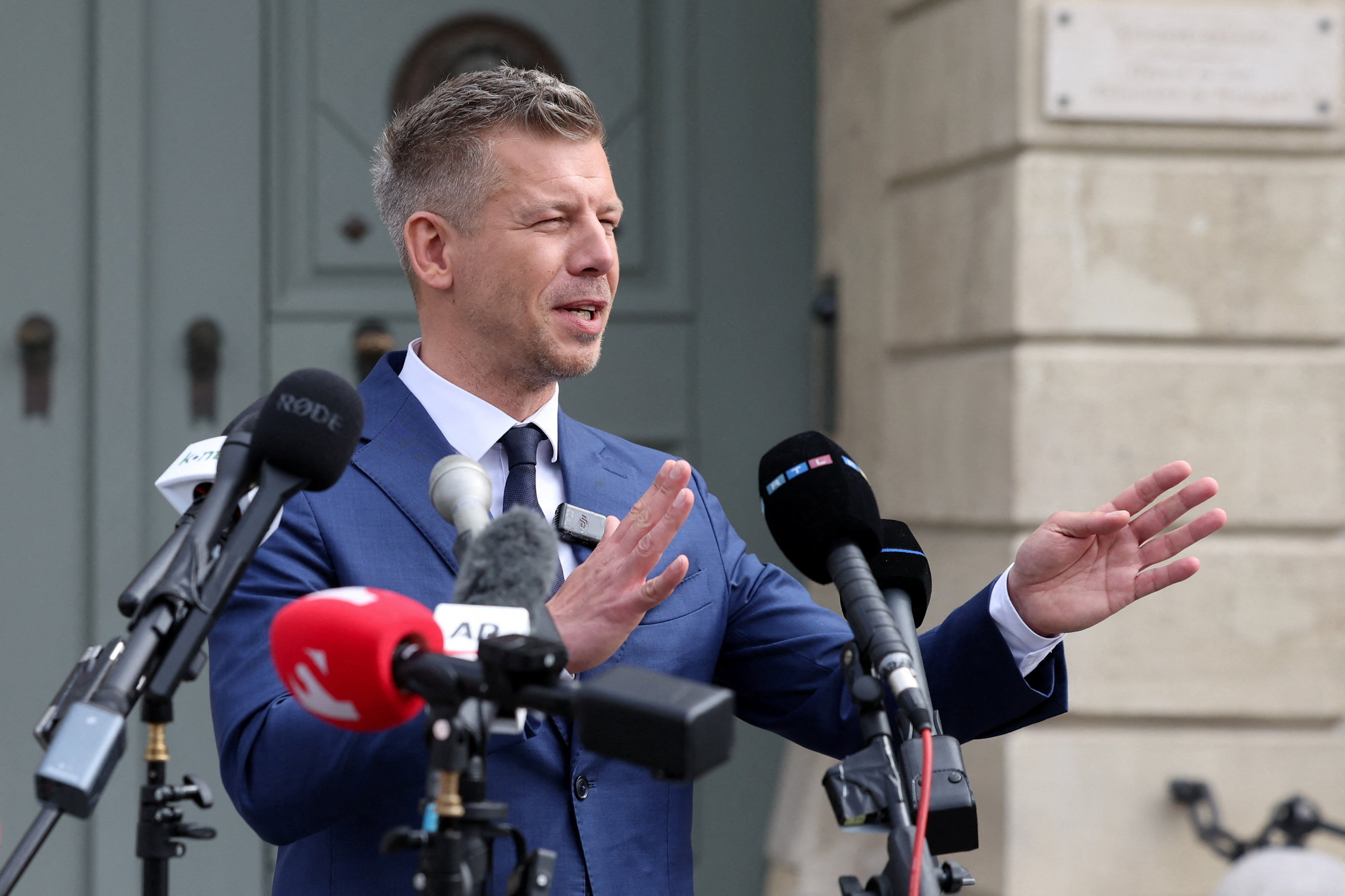 В&nbsp; Германии рассказали о «гонке» Мадьяра и Зеленского