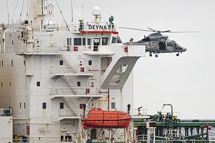 Франция отменила арест следовавшего из России танкера