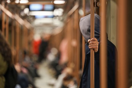 Россиянам пригрозили наказанием за грязную одежду в метро