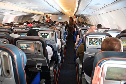 Летевший в Сочи самолет вынужденно сел в другом городе