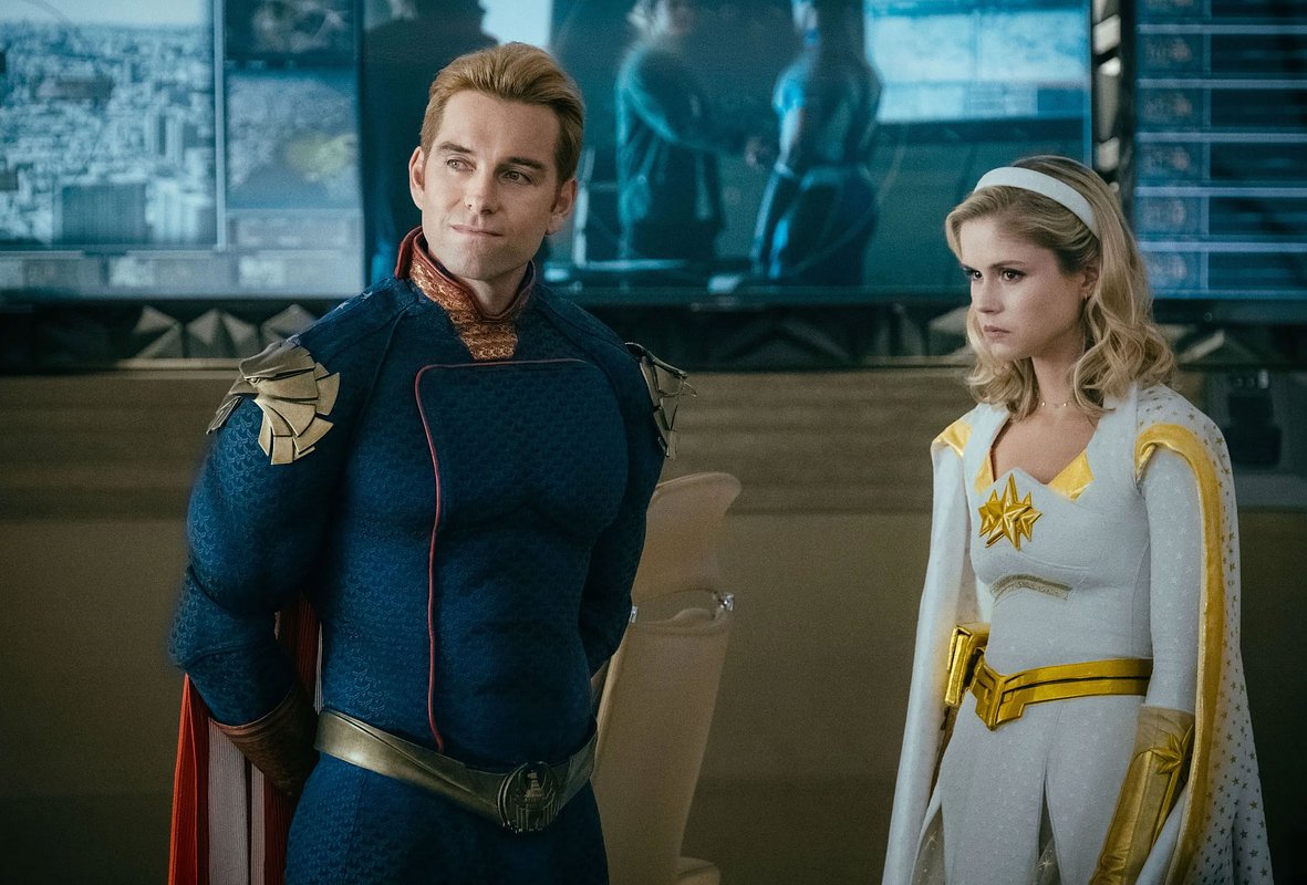 Хоумлендер, недовольный популярностью Старлайт, пытался выжить девушку из «Семерки» с помощью угроз и шантажа