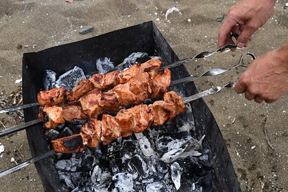 Россиянам назвали безопасное количество шашлыка