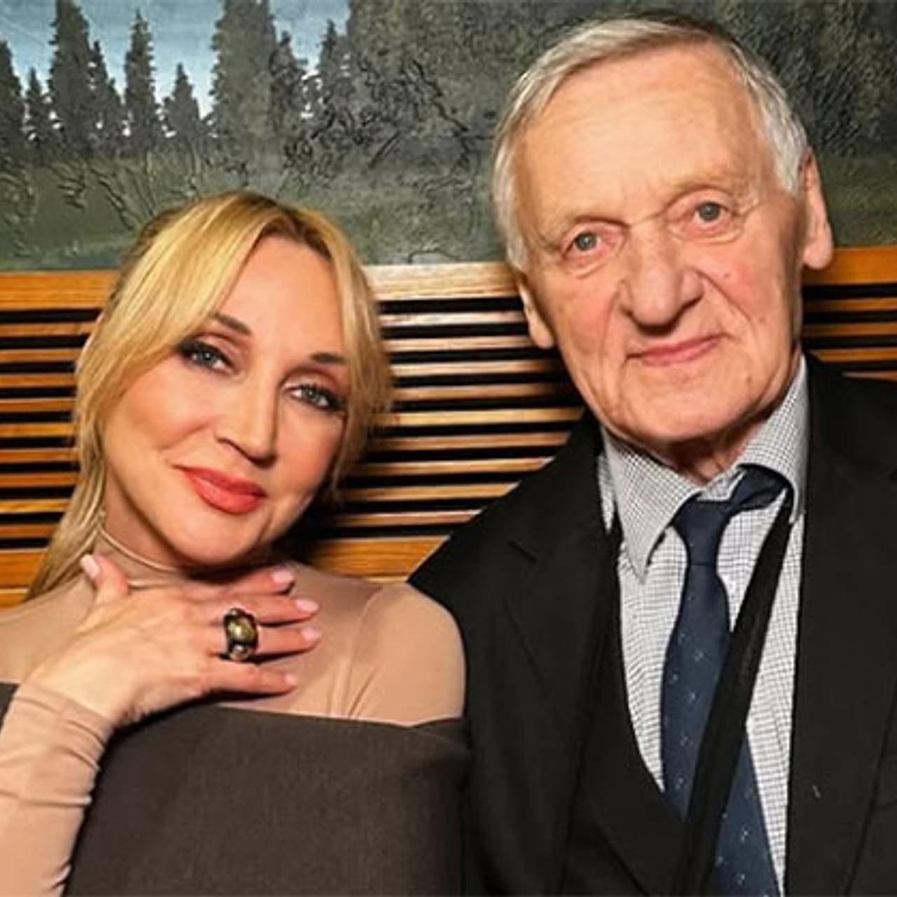 Кристина Орбакайте показала фото с отцом в честь его 81-летия