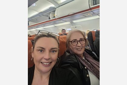 Пять пассажиров высадили из самолета из-за их веса