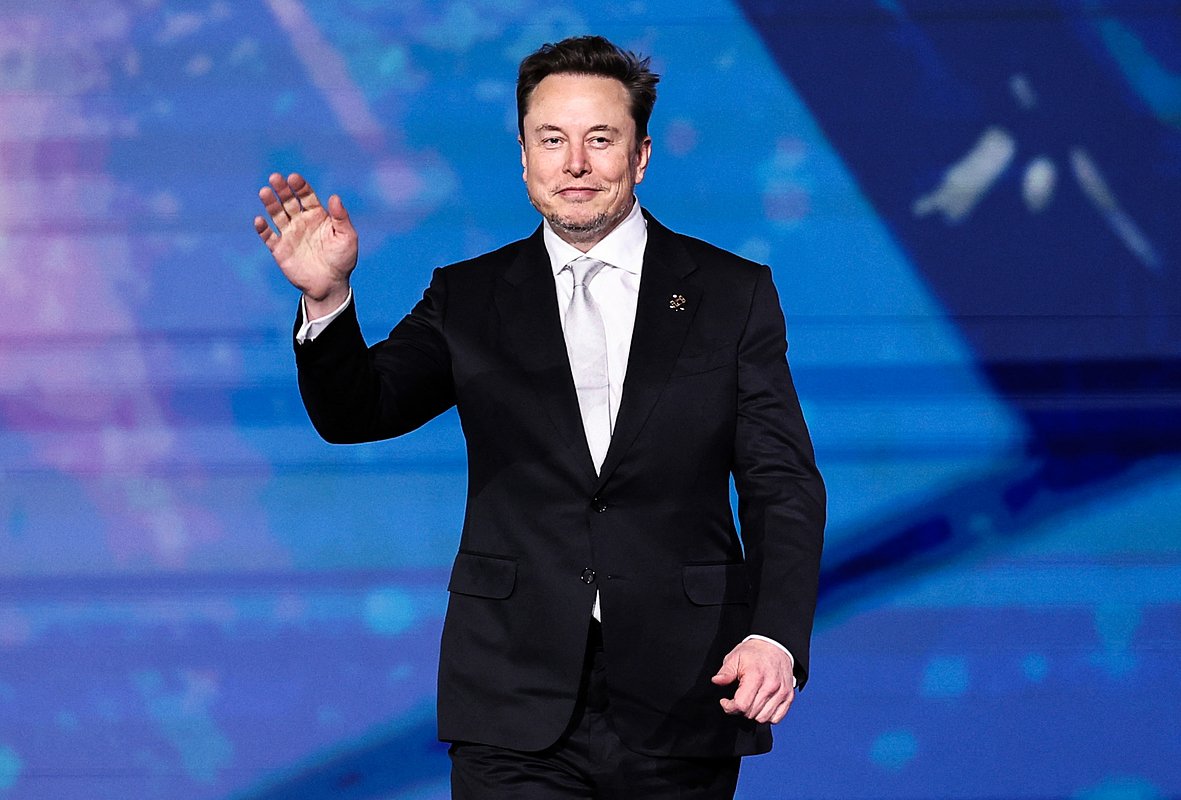 Илон Маск без намека на стеснение перекроил работу одной из крупнейших социальных сетей мира