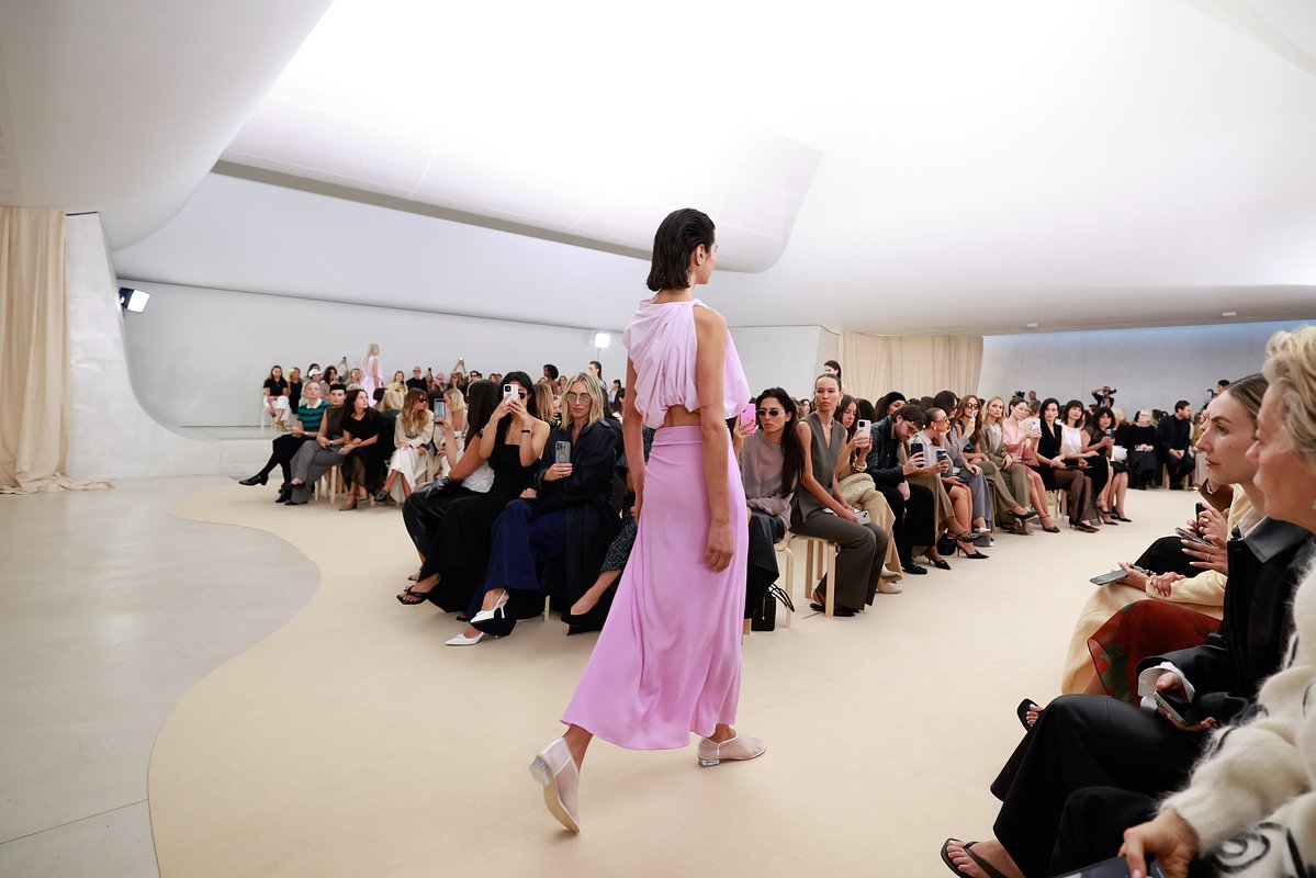 Показ Bianca Spender в церкви Святого Варнавы в Сиднее