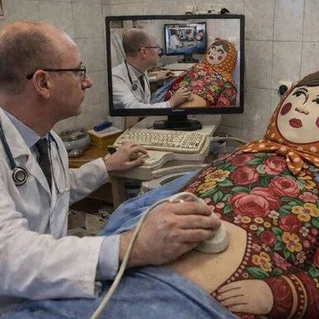 Скриншот: @YIMBYPoland / @deZeZed