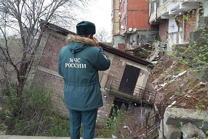 Дом начал рушиться на глазах у жителей российского города