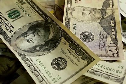 Украинка попыталась вывезти радиоактивные доллары за границу