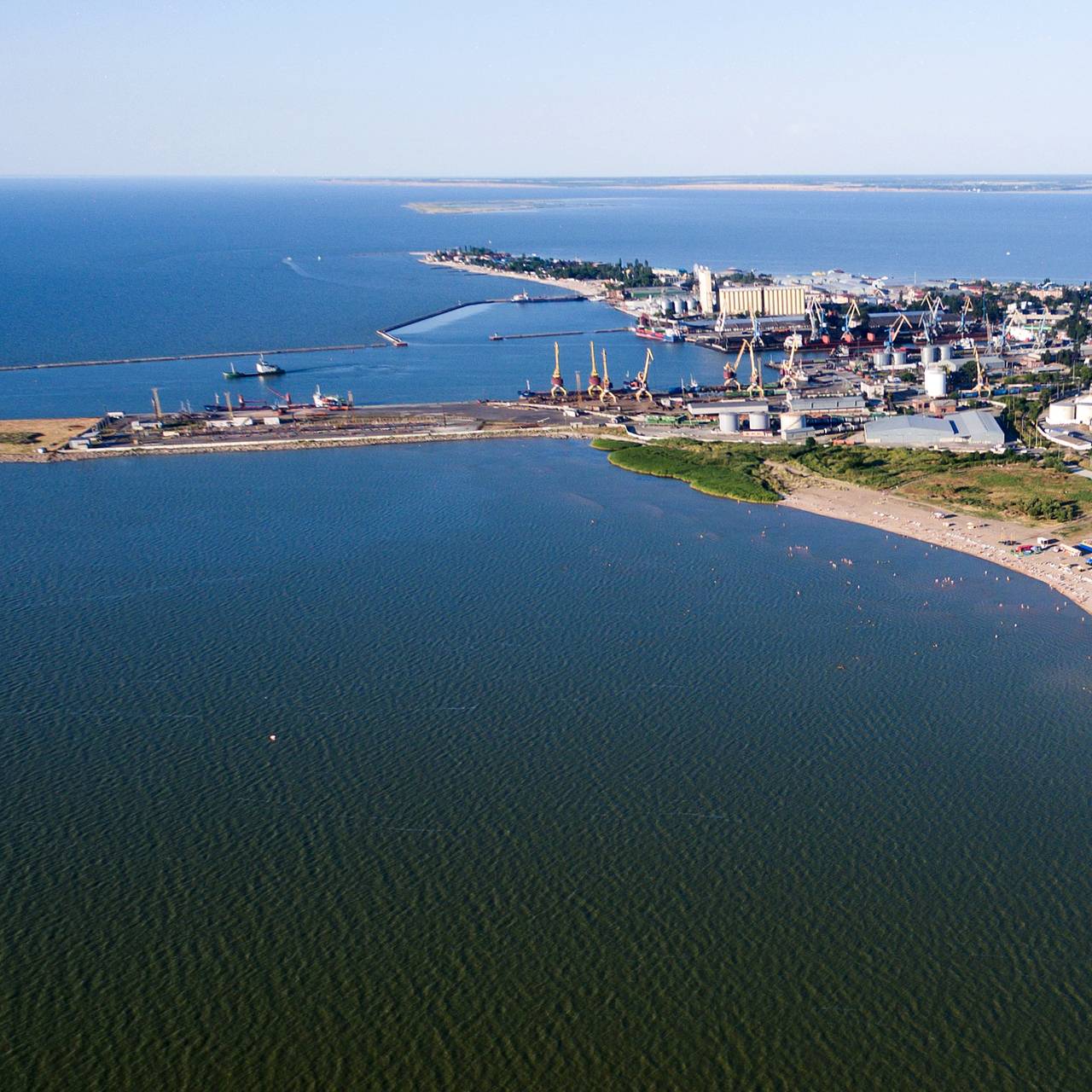 Обломки украинского БПЛА рухнули возле российского морского порта