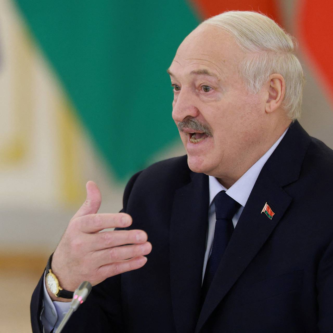 Лукашенко заявил о нежелании &laquo;кланяться&raquo; перед США