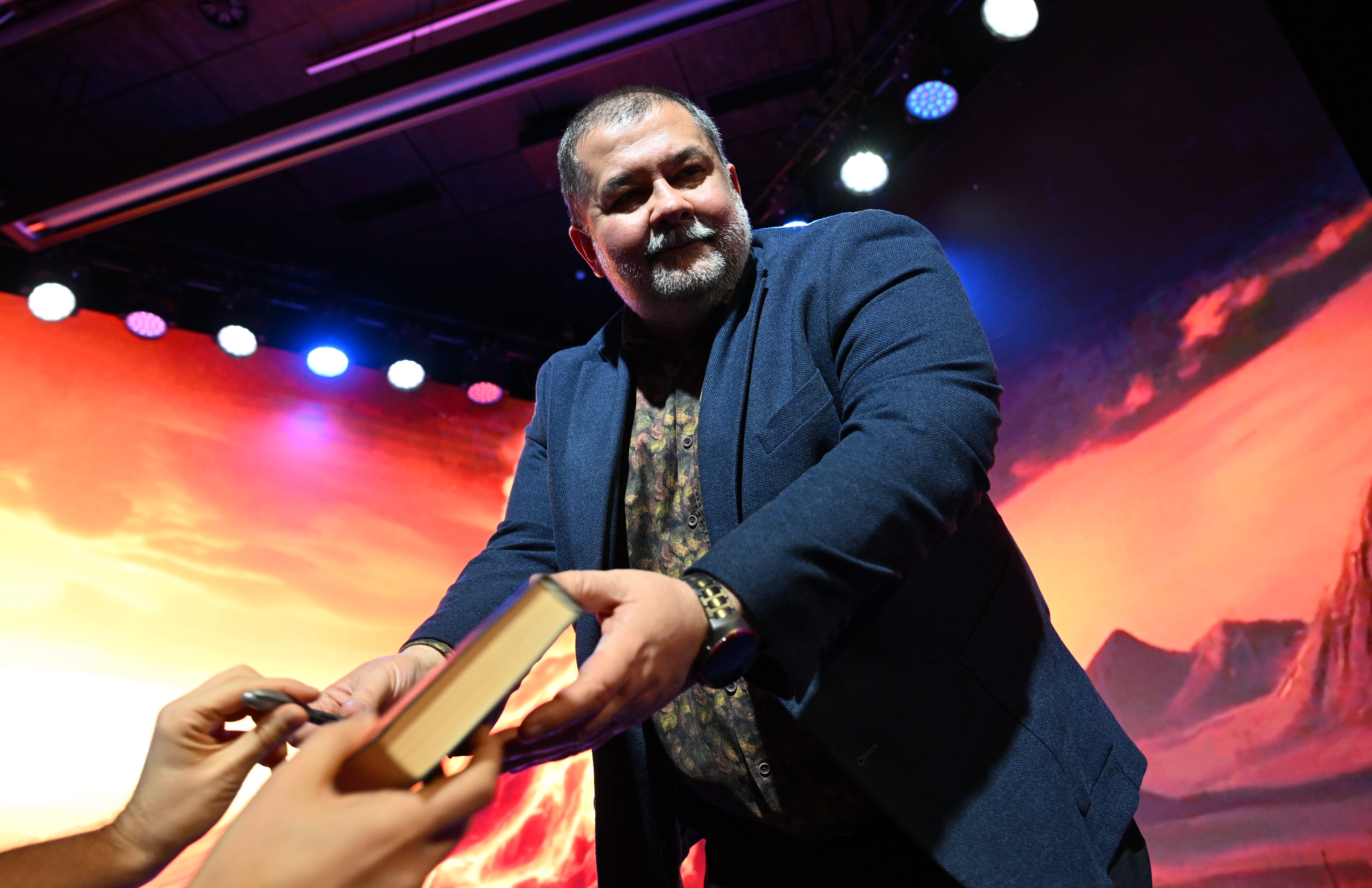 Лукьяненко&nbsp; отреагировал на маркировку его подростковой книги по закону о наркотиках