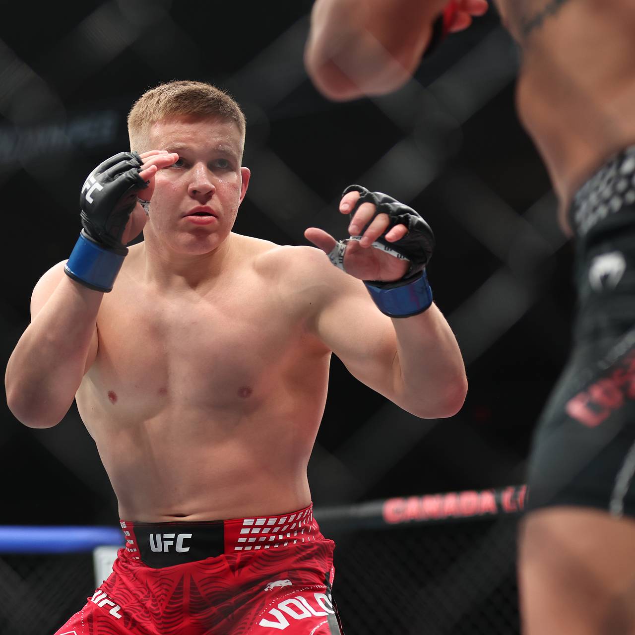Россиянин дебютировал в UFC с ничьей