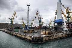 Морской порт Туапсе. Архивное фото