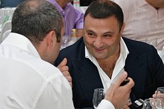 Александр Тер-Аванесов (справа) 