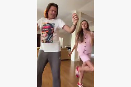 В сети восхитились внешностью танцующего 56-летнего Дмитрия Маликова