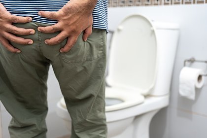 Врачи предупредили о связи между частым метеоризмом и раком кишечника