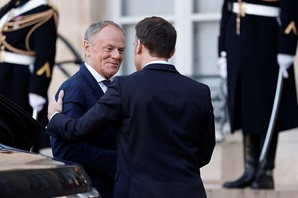 Премьер Польши оставил загадочное послание под фото с Макроном