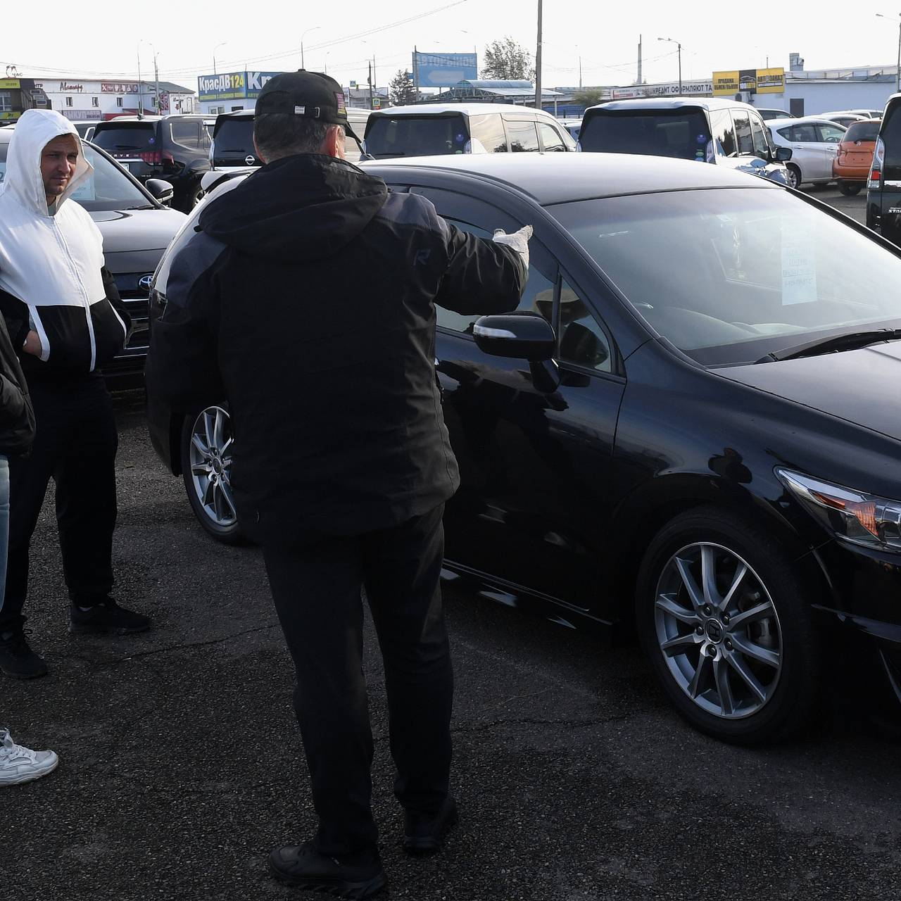 Россиянам назвали обязательные шаги при покупке авто с рук