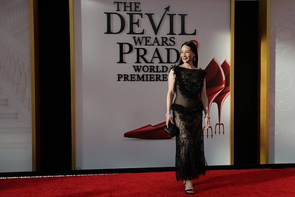 57-летняя актриса в прозрачном платье вышла на ковровую дорожку