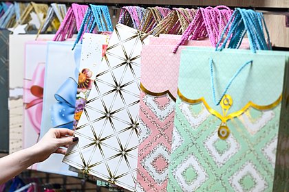 Россиянам назвали единственный законный способ сбора денег на подарки коллегам