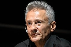 Олег Меньшиков