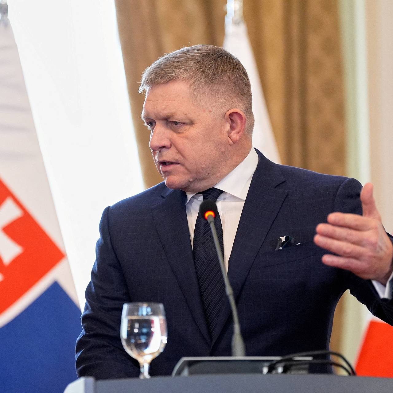 Фицо назвал условие одобрения санкций против России
