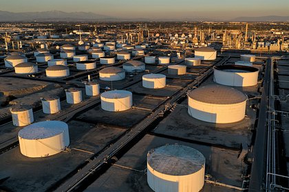 Запасы нефти США резко выросли