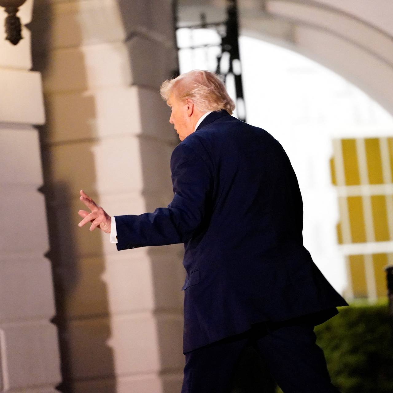 Ури Геллер предупредил Трампа о реальности телепортации