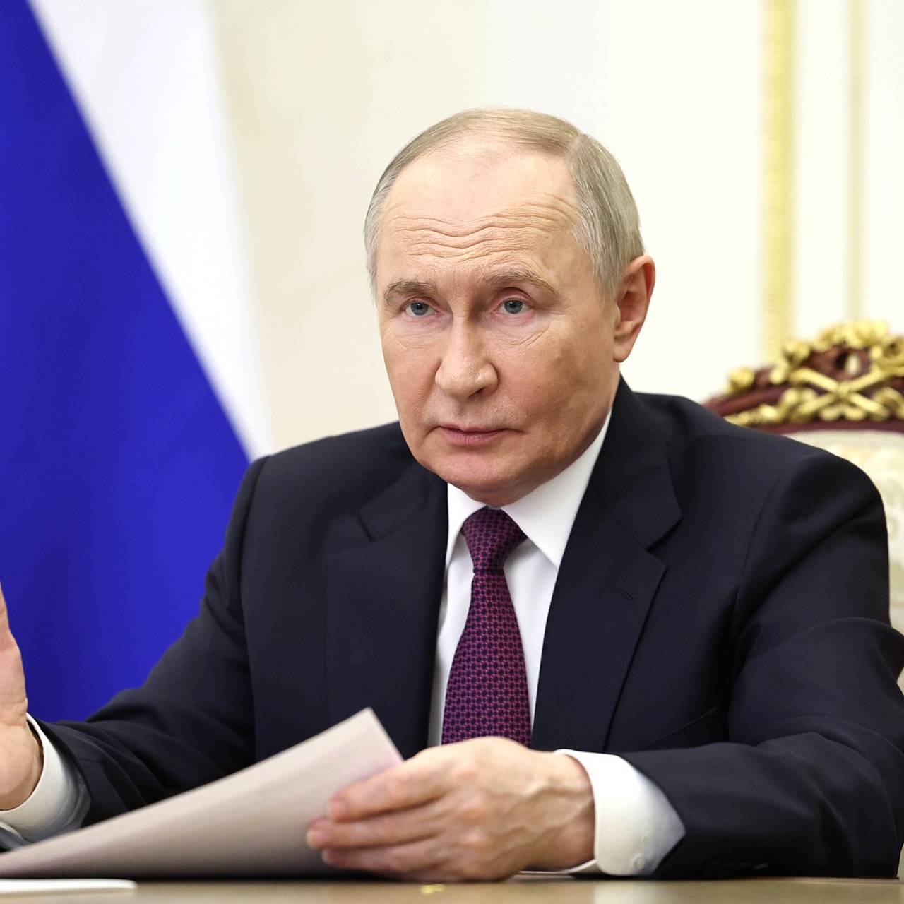 Путин объяснил сбои в работе интернета