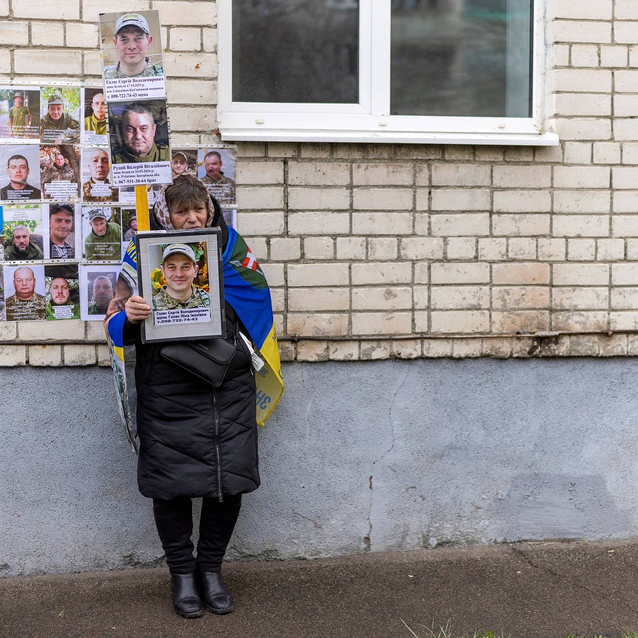 &laquo;Теряют сознание от голода, пьют дождевую воду&raquo;. Фото отощавших бойцов ВСУ вызвало скандал на Украине