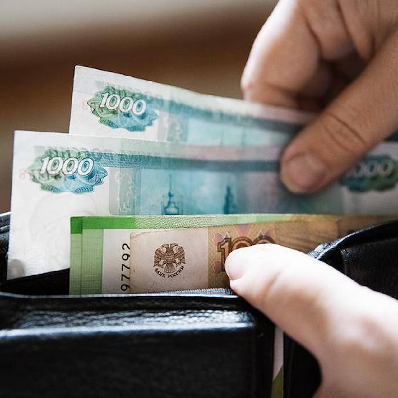 В России ужесточили порядок получения пособий иностранцами