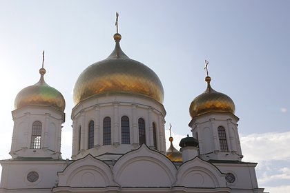 Двух россиянок задержали из-за видео с танцами на фоне собора
