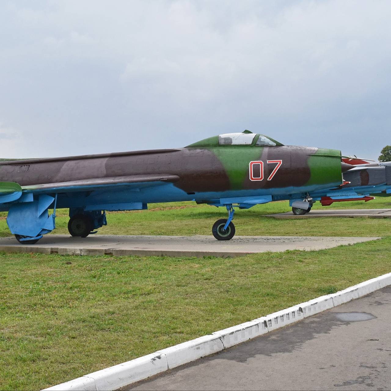 В США оценили сброс ядерной бомбы с истребителя Су-7