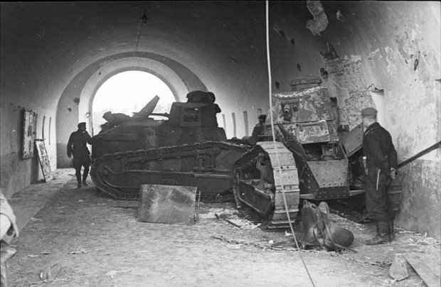 Подбитые польские танки Renault FT