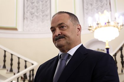 Песков ответил на вопрос о сроках окончания работы Меликова на посту главы Дагестана