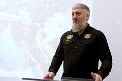 Адам Делимханов
