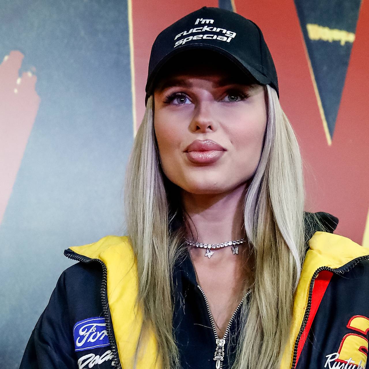 Певица Ханна резко отреагировала на шутку мужа по поводу ее внешности