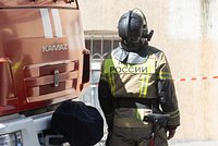 Российский регион в 1000 километров от границы всю ночь и утро атакуют дроны ВСУ. В городе воют сирены, БПЛА влетел в многоэтажку 