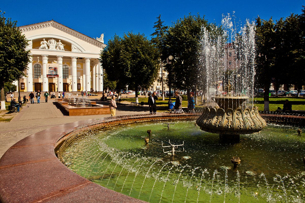Здание Калужского драматического театра на Театральной площади
