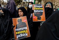«У него не хватает ресурсов» Почему Дональд Трамп увяз в иранской войне и как он может спасти свое политическое будущее?