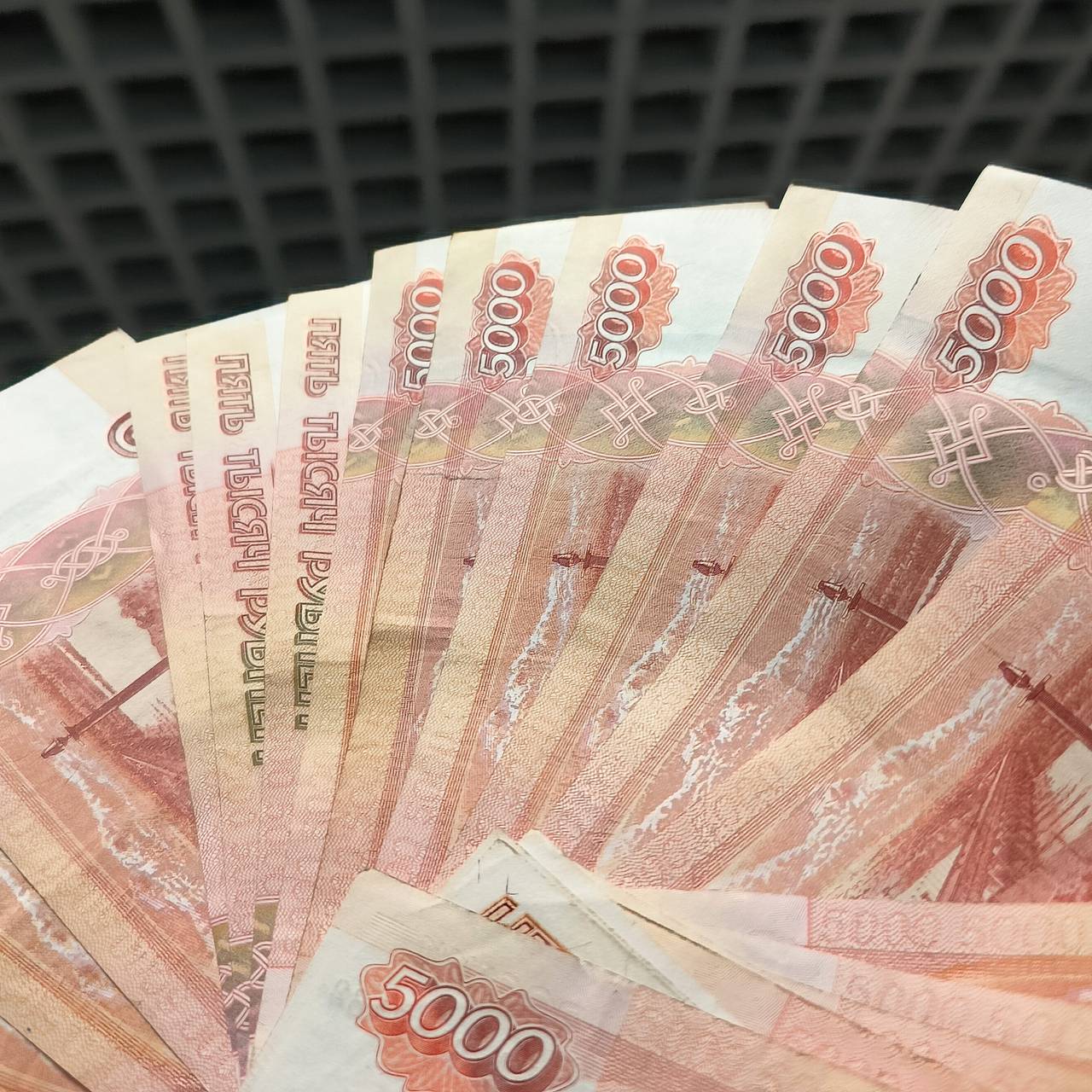Россиян предупредили об окладах ниже минимального размера оплаты труда