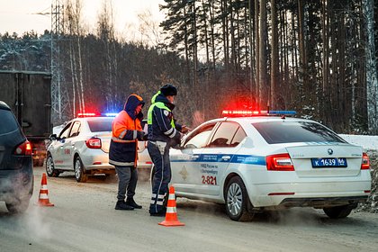 В российском регионе перевернулся автобус с 18 пассажирами
