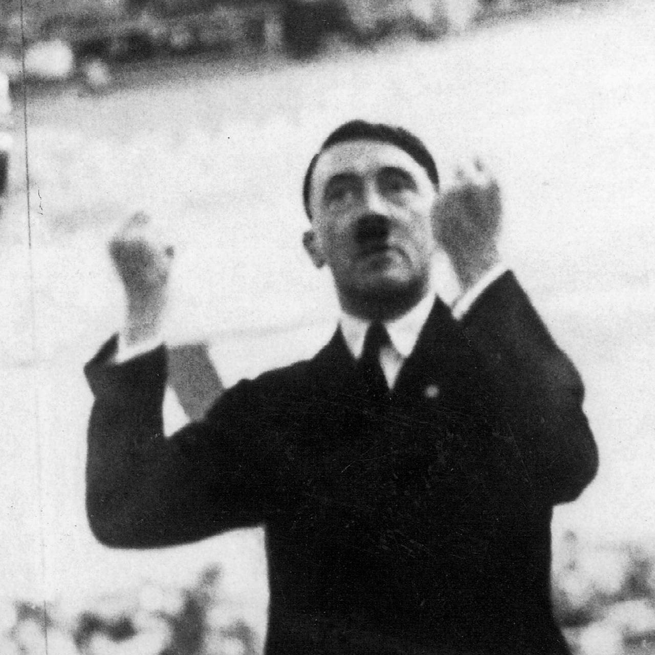 &laquo;Единственный, кому было сообщено о самоубийстве фюрера &mdash; это Сталин&raquo;. ФСБ рассекретила детали самоубийства Гитлера