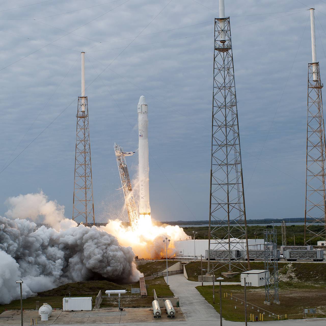 НАСА запустит Dragon к МКС 12 мая
