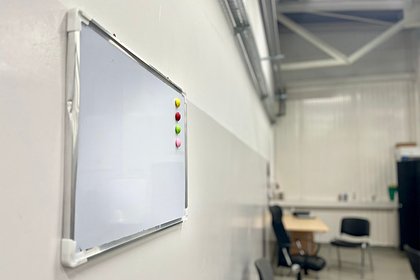 Мужчина сложил фигурку в виде пениса в неподходящем месте и испугался за свое будущее