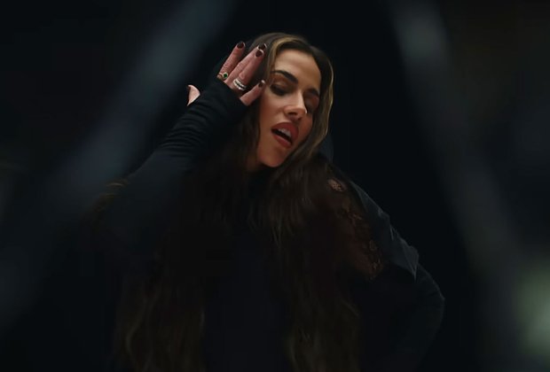 Сара Энгельс «Fire»