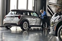 «Люди начнут буквально бросать автомобили» Как топливный кризис поменяет отношение к машинам в мире?
